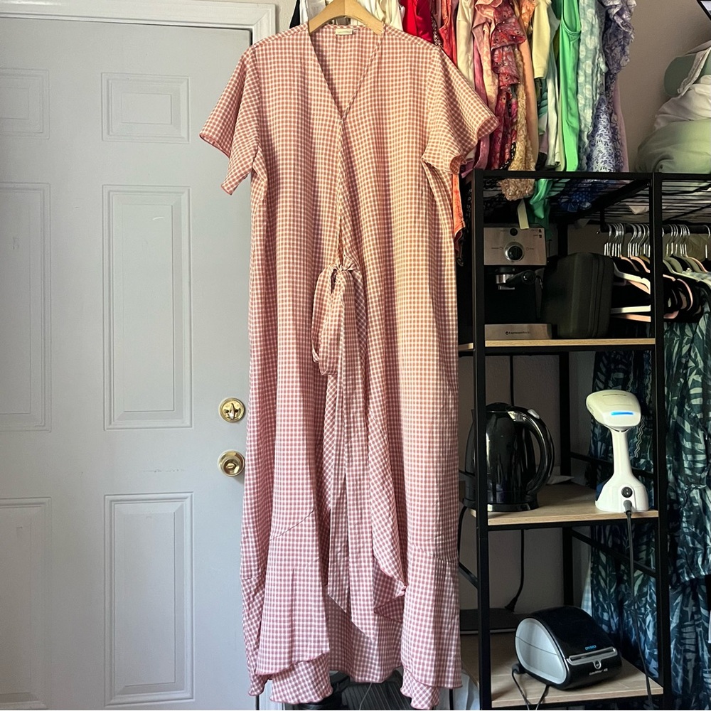 LOVE, OLIVE CO peach white gingham plaid check tie front ruffle maxi coverup